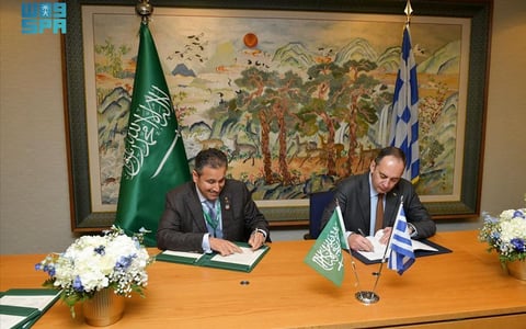 Saudis, Greeks sign new transport deal