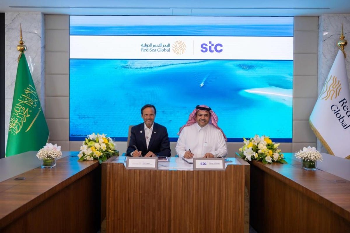 مجموعة stc والبحر الأحمر الدولية توقعان اتفاقية تعاون لتعزيز البنية التحتية الرقمية