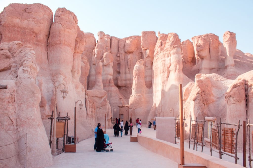 القطاع السياحي في السعودية يهدف إلى جذب 150 مليون زائر في حلول عام 2030