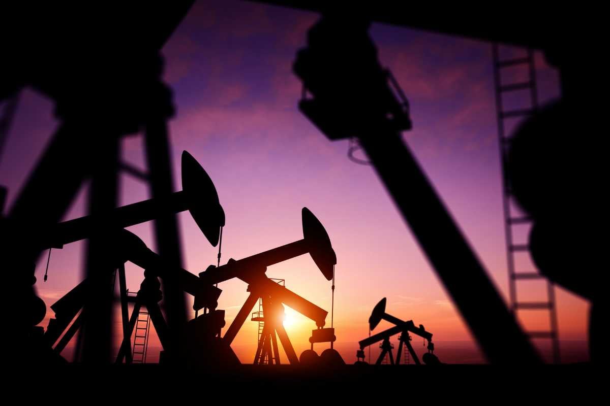 Oil prices record marginal gains ahead of new economic data