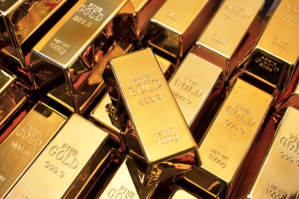 Gold sets to break three-week winning streak on inflation worries