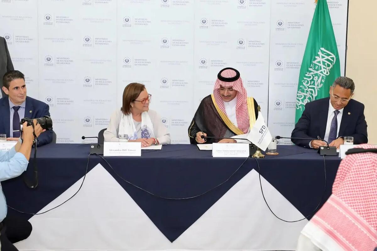 Saudi Arabia signs $83 million loan deal with El Salvador for water treatment, energy generation