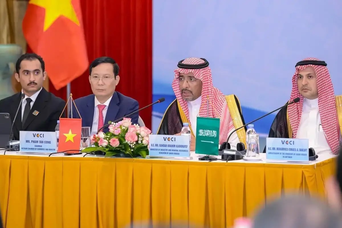 5 investment agreements signed at Saudi-Vietnamese Business Forum to expand partnerships in key fields